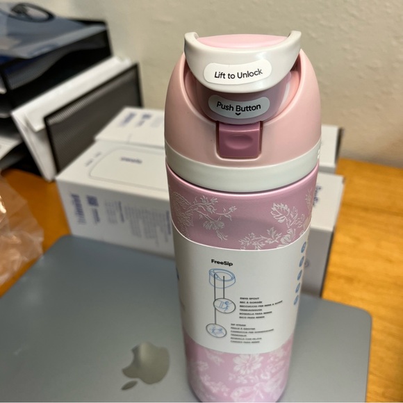 Owala 24 oz – Pink, Floral, Elegant, New - Picture 3 of 5